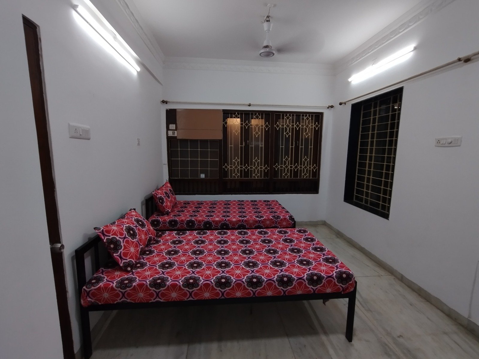 GharApna PG Vashi â€” Common Area